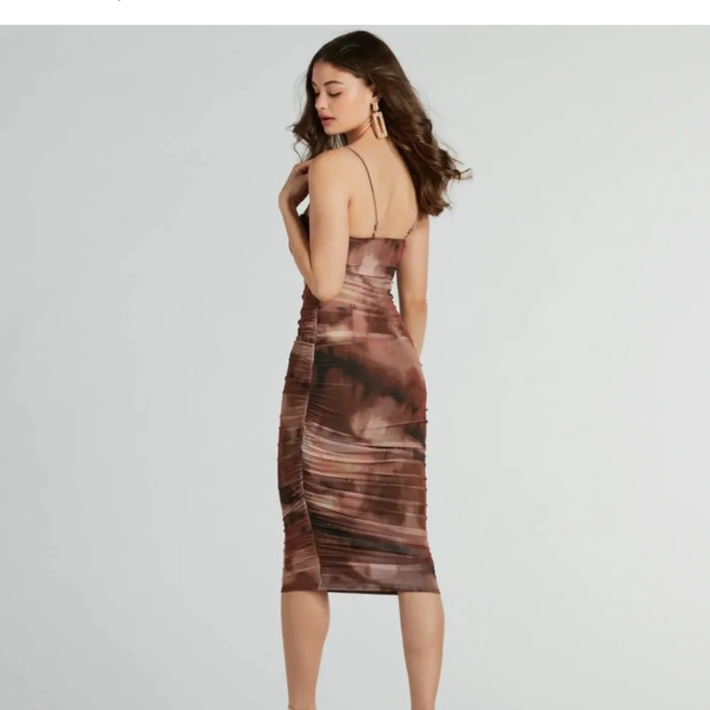 Windsor dress size small, used once - Picture 2 of 2